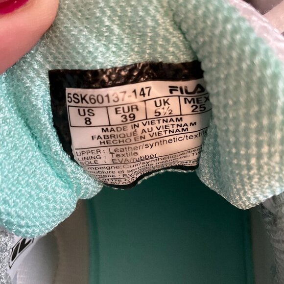 Fila Womens White Sneakers size 8 comfy classic casual EUC - Picture 9 of 11